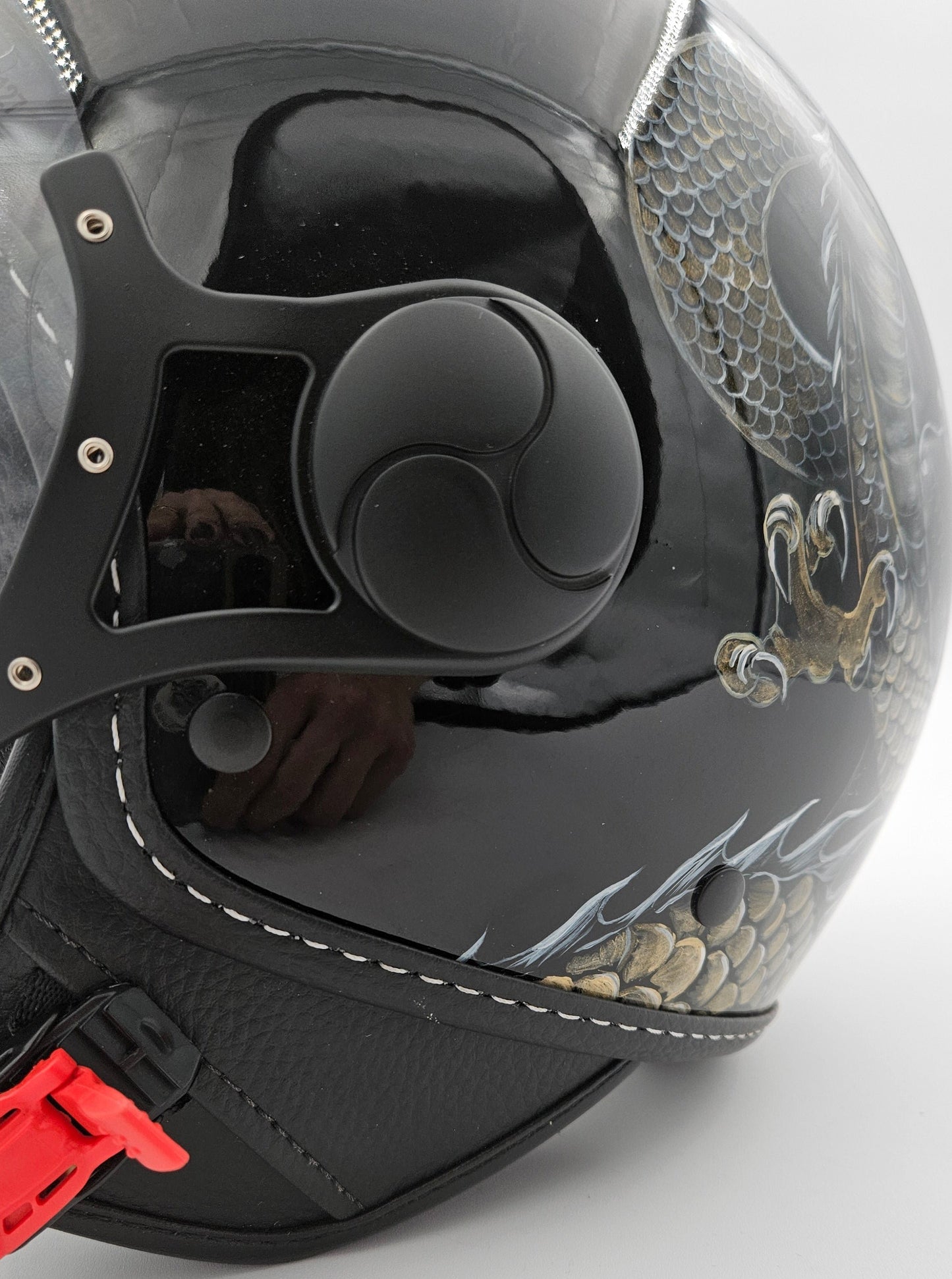 Casco jet dipinto a mano "L'Onore del Drago e del Samurai"