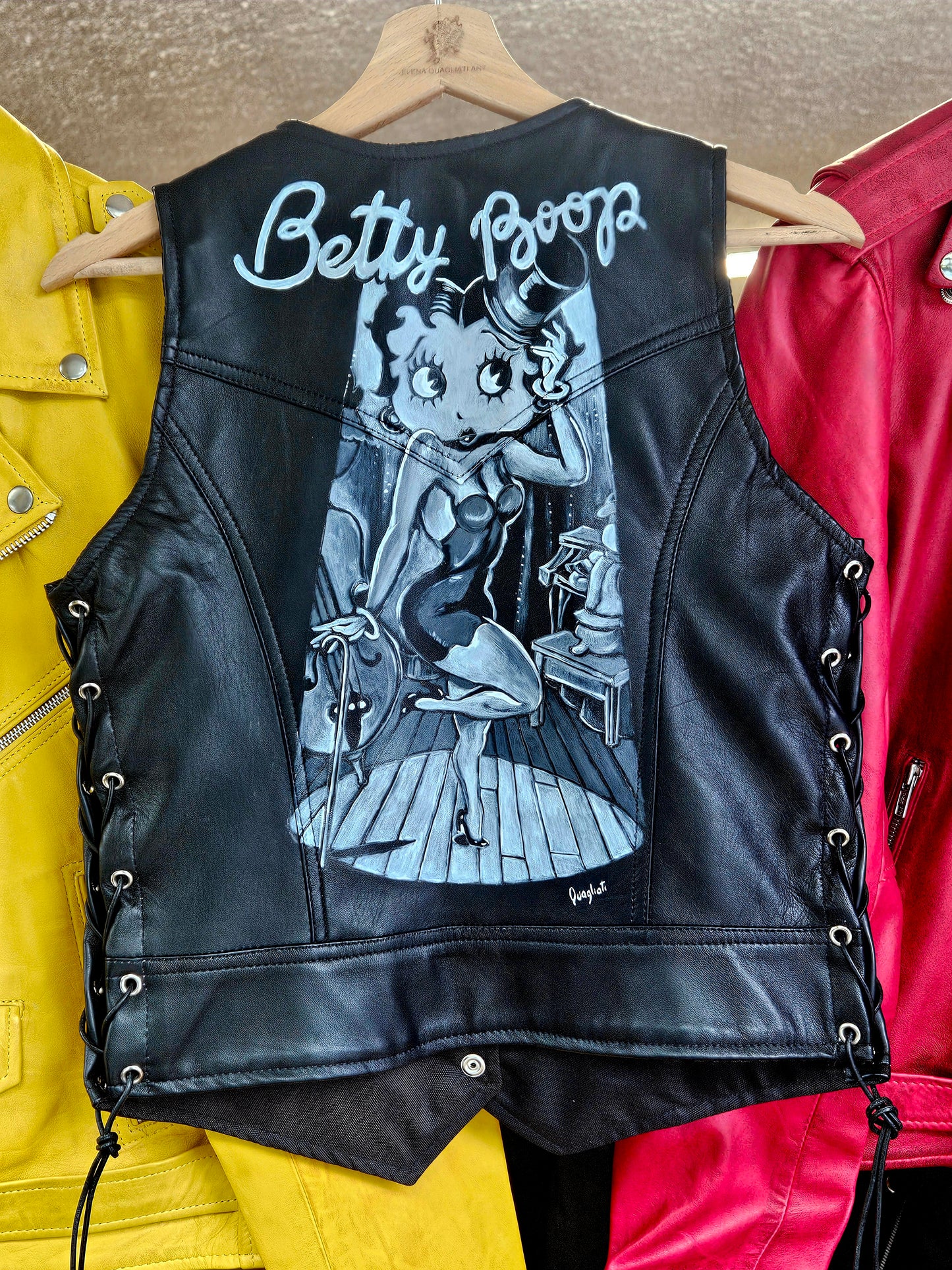 Gilet in Pelle Dipinto a Mano Betty Boop