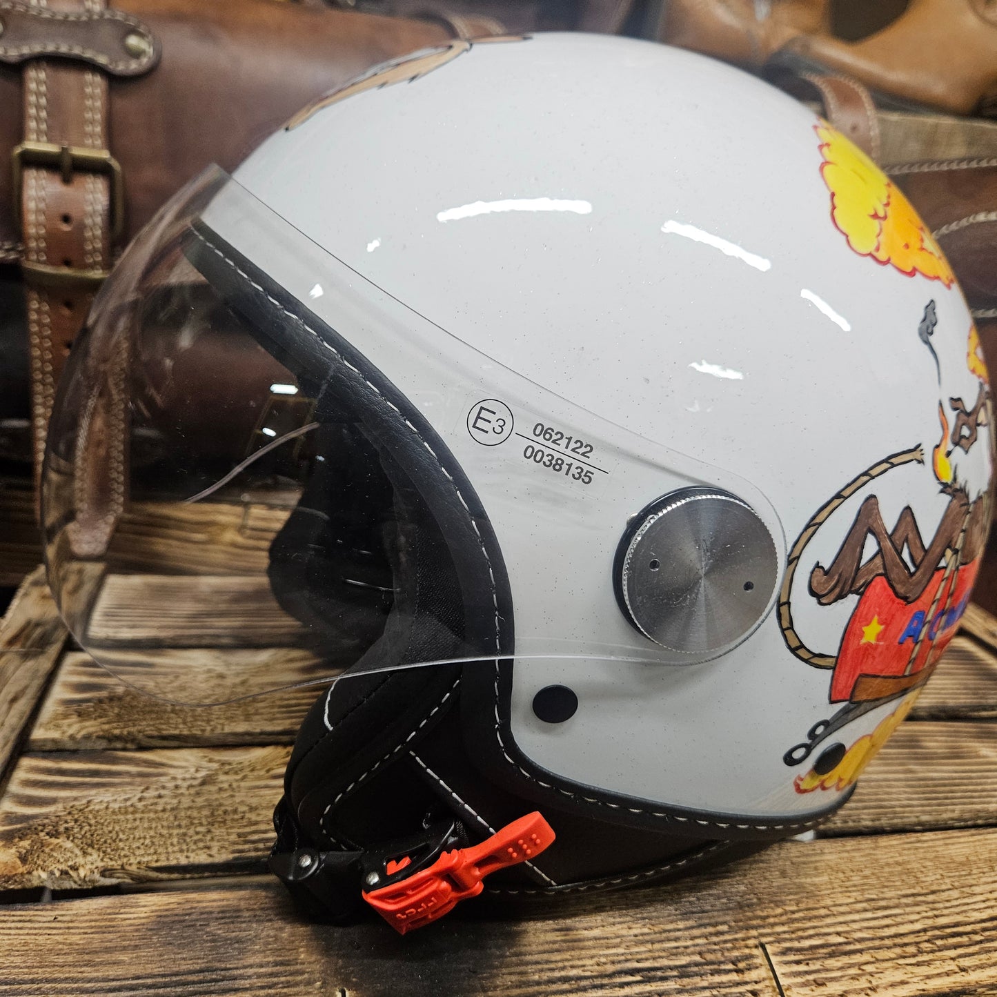 Casco jet dipinto a mano Road Runner