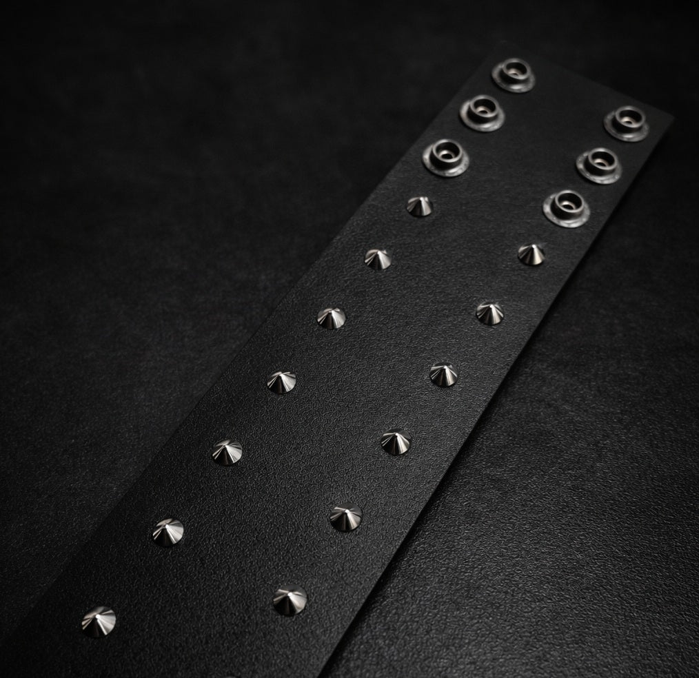 Bracciale in Pelle Nera con Borchie – Artigianale, Stile Rock