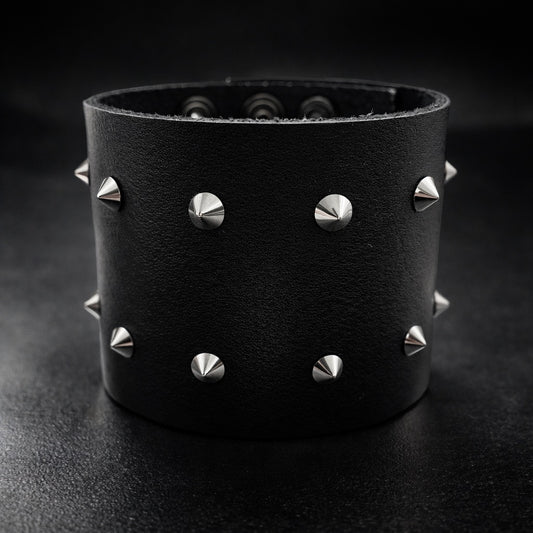 Bracciale in Pelle Nera con Borchie – Artigianale, Stile Rock