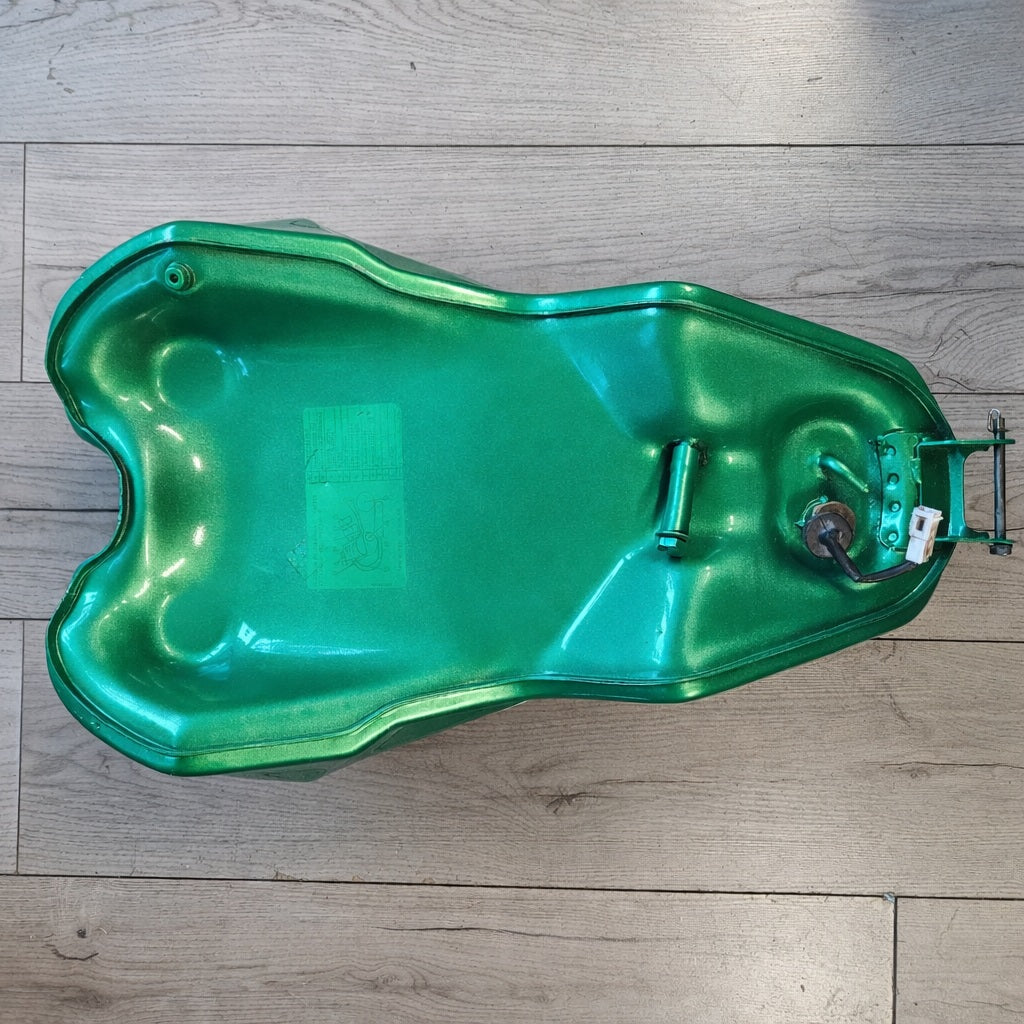 Serbatoio Cagiva Mito EV 125 dipinto a mano – The Mask – Pezzo unico artigianale