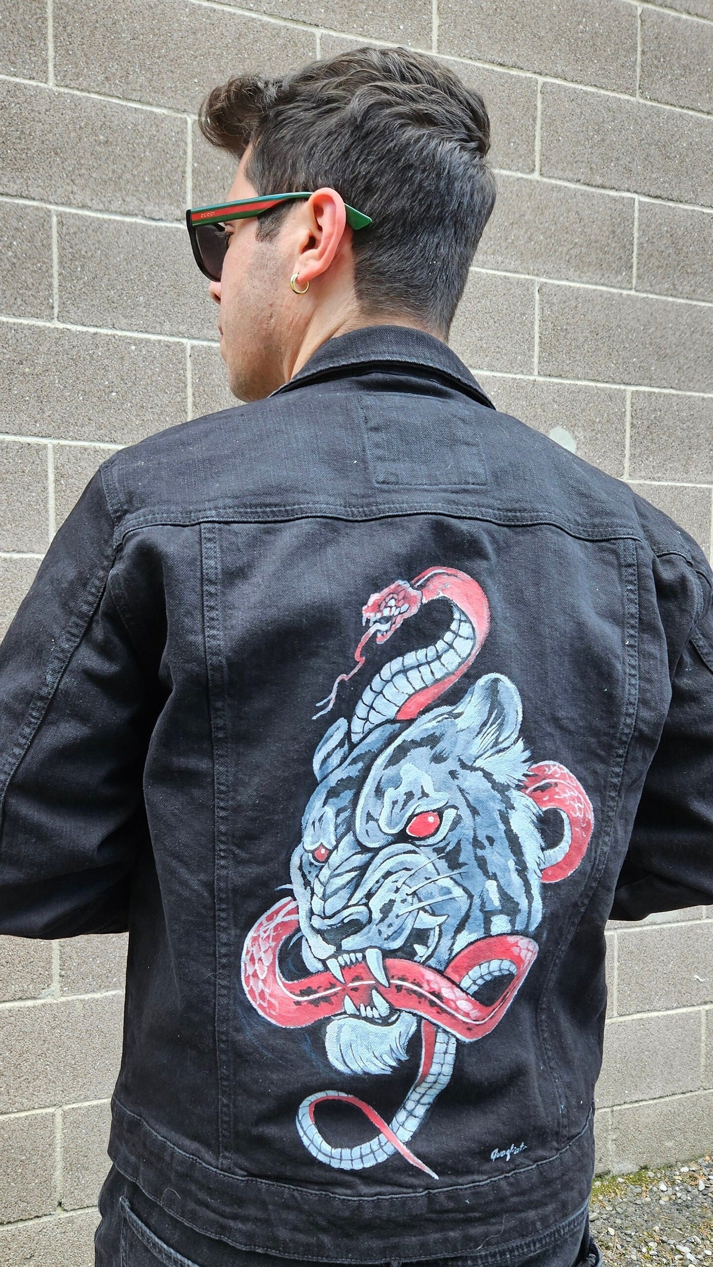 Black denim jacket with hand painted TIGER WITH SNAKE size M