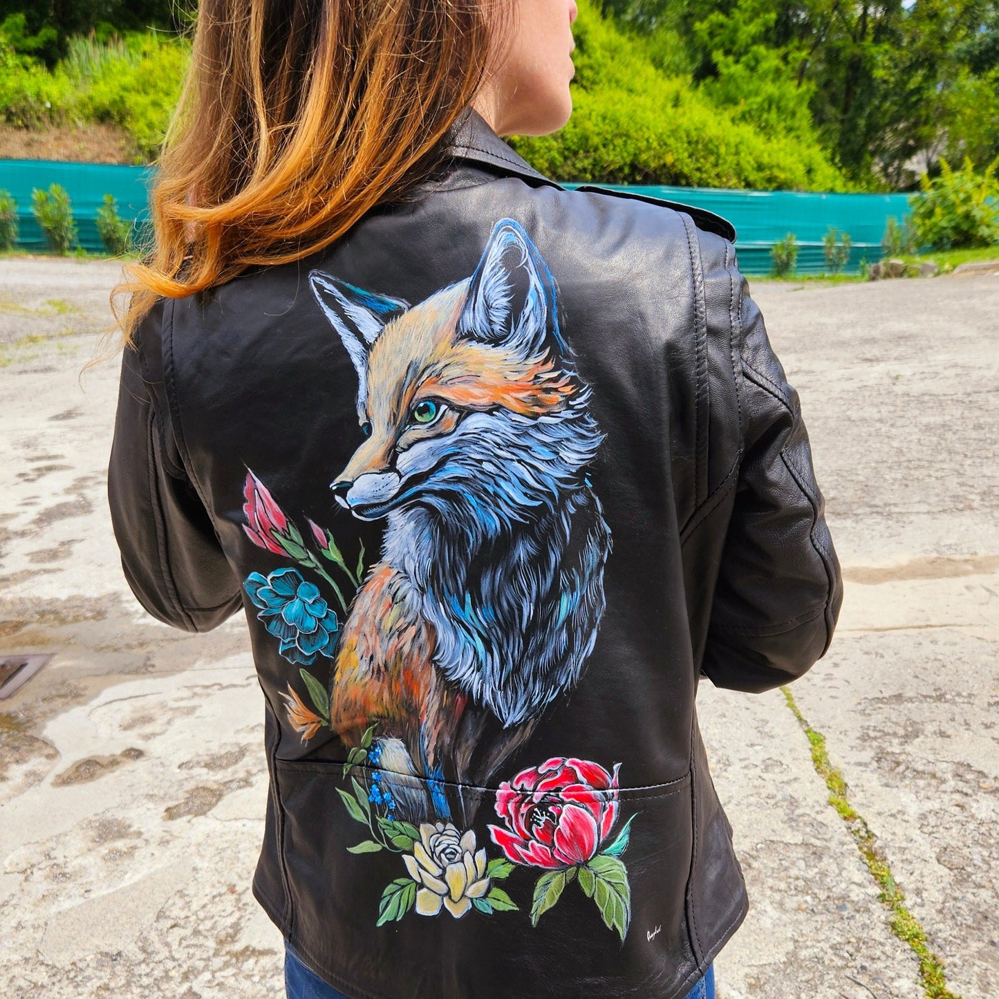 Schwarze Echtlederjacke mit handbemaltem FUCHS mit Swarovski, Größe M