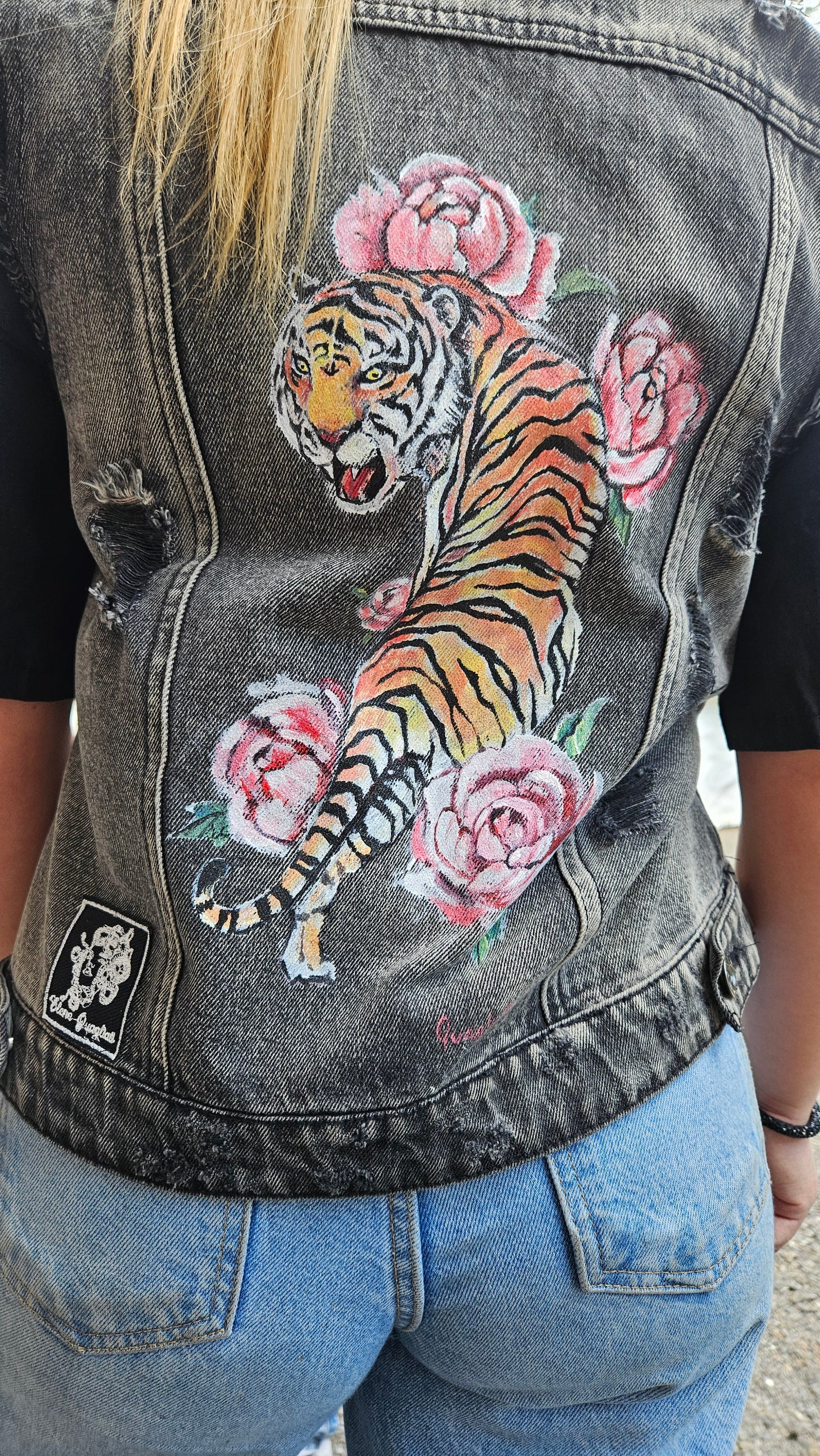 Echte Jeansweste mit handbemaltem TIGER