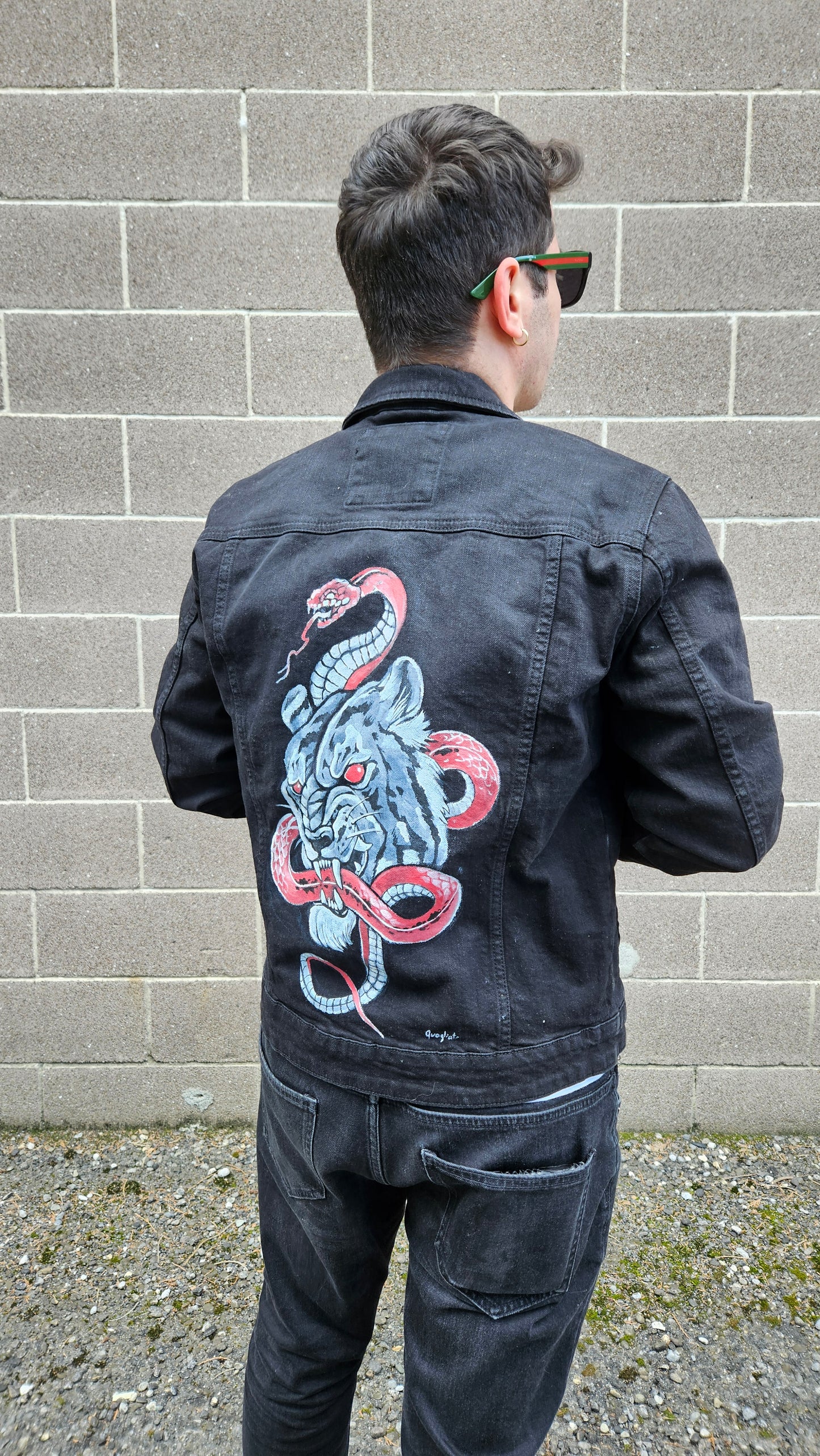 Black denim jacket with hand painted TIGER WITH SNAKE size M